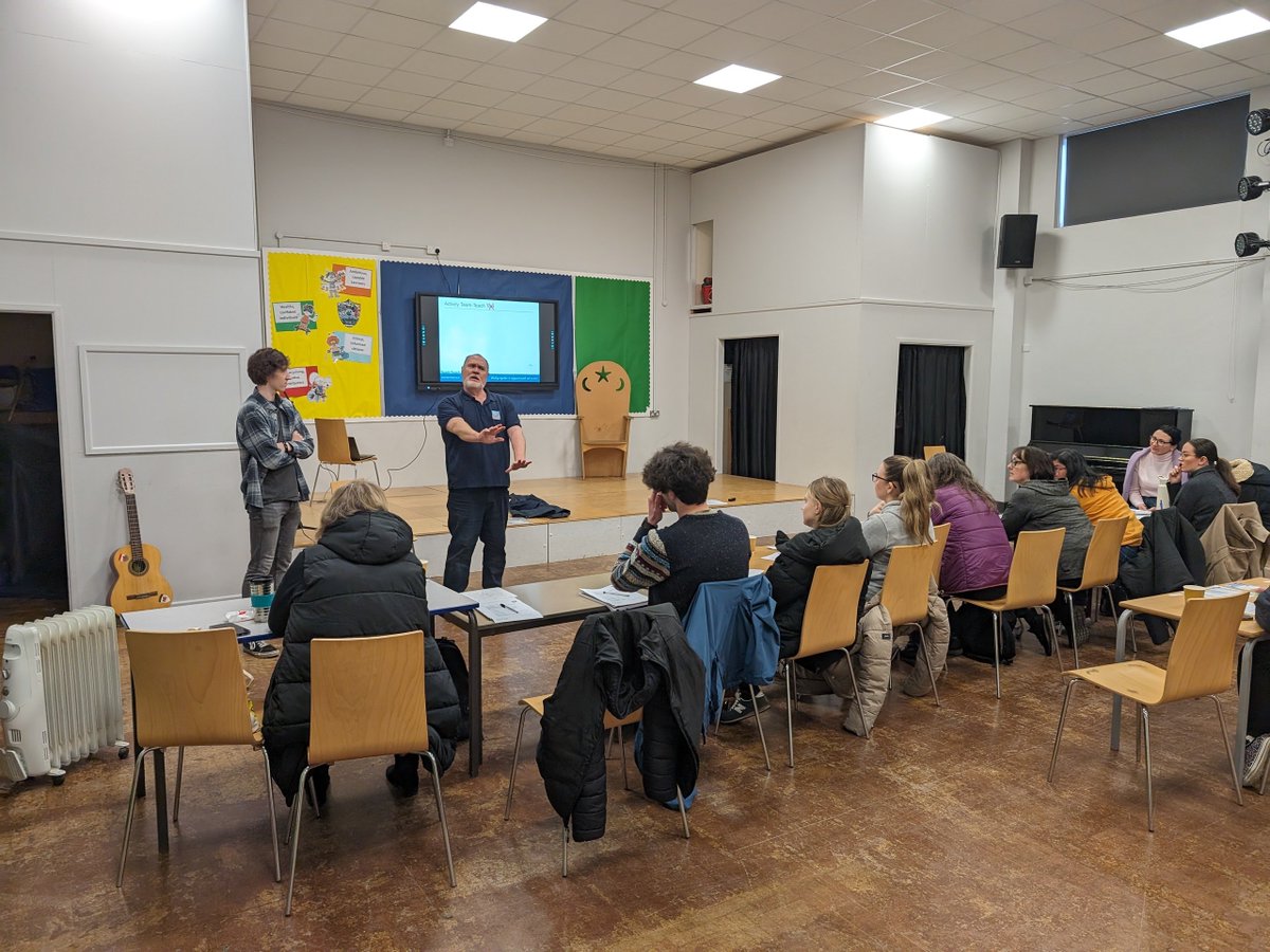 NDECatrin_Reed's tweet image. Cawsom ddiwrnod gret o hyfforddiant #TeamTeach yn #Aberystwyth ddoe. Diolch unwaith eto i @llwynyreos am ddefnyddio'r neuadd @ndeducation @ndtraining