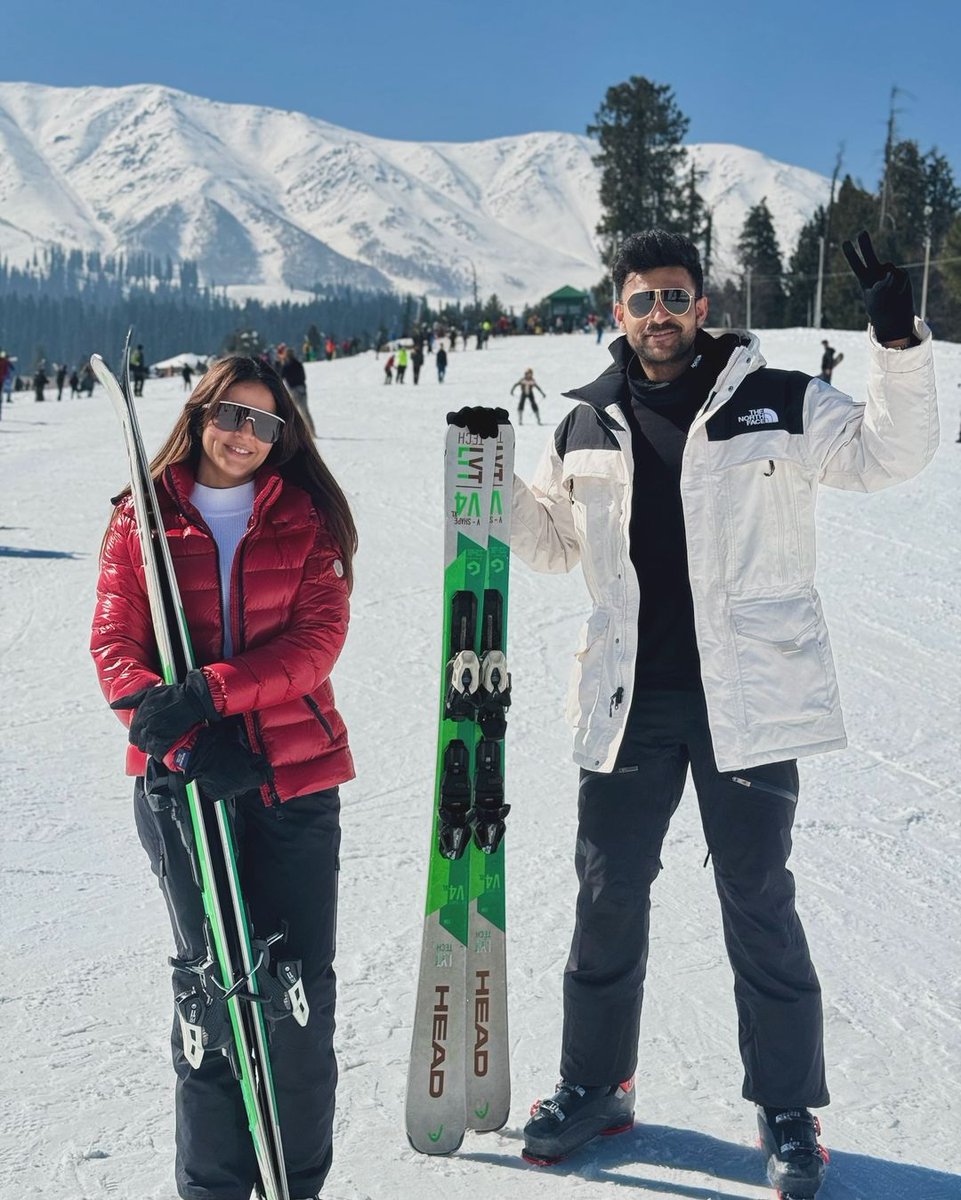 Lavanya Tripathi Gifs (@lavanyagifs) on Twitter photo Cute couples 🤌🏻 ♥️
<a href="/Itslavanya/">Lavanyaa konidela tripathhi</a> <a href="/IAmVarunTej/">Varun Tej Konidela</a>
#lavanyatripathi #varuntej #kashmir Cute couples 🤌🏻 ♥️
<a href="/Itslavanya/">Lavanyaa konidela tripathhi</a> <a href="/IAmVarunTej/">Varun Tej Konidela</a>
#lavanyatripathi #varuntej #kashmir