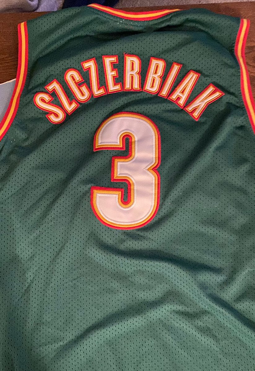 ClaxtonOkajima's tweet photo. @benmaller @eddieonfox I cried when the #Sonics left Seattle. And, when they return to Seattle, I'll cry! I'll cry my eyes out!! #NBA #CryingCraig #emotional #EmotionalIntelligence #EmotionalWellbeing #NBAExpansion https://t.co/qq8geHU0WB