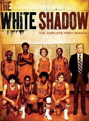 Kitle iletişim araçları, toplumu şekillendirir.

Örnegin 70, 80 ve hatta 90'lı yıllarda TRT'nin toplumu daha iyiye taşıma misyonu vardı. Klasik müzik konserleri, operalar, bilgi yarışmaları, tenis, atletizm...

Bir nesil Beyaz Gölge ile basketbolu sevdi.

Bu topraklarda "Spor