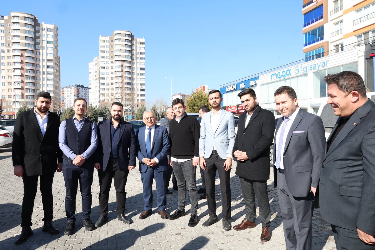 baskanmemduhbyk's tweet photo. Anadolu Aslanları İş Adamları Derneği (ASKON) Kayseri Şubesi’ni ziyaret ederek, Başkanımız İlker Barlı ve yönetim kurulu üyelerimizle keyifli bir buluşma gerçekleştirdik.

Misafirperverlikleri için değerli başkanımıza teşekkür eder, ticaretin mihenk taşı #Kayseri’mizin ekonomisine değer katan, yatırımı, istihdamı ve üretimi arttırmak için çalışan değerli iş insanlarımıza da kolaylıklar dilerim.