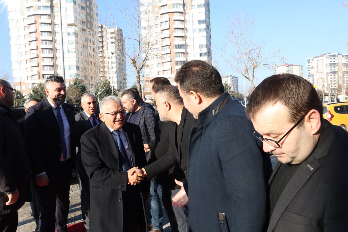 baskanmemduhbyk's tweet photo. Anadolu Aslanları İş Adamları Derneği (ASKON) Kayseri Şubesi’ni ziyaret ederek, Başkanımız İlker Barlı ve yönetim kurulu üyelerimizle keyifli bir buluşma gerçekleştirdik.

Misafirperverlikleri için değerli başkanımıza teşekkür eder, ticaretin mihenk taşı #Kayseri’mizin ekonomisine değer katan, yatırımı, istihdamı ve üretimi arttırmak için çalışan değerli iş insanlarımıza da kolaylıklar dilerim.