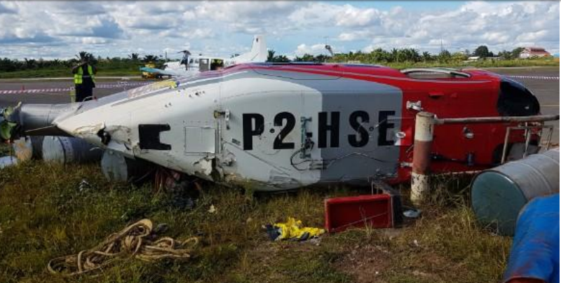 Aerossurance's tweet photo. #OTD 2017: Miscommunication and poor ground crew briefing resulted in a long-line and load snagging on a B407 at take-off, causing a crash.
https://t.co/7Zdn1FidtN #heslo #helicopter #accident #flightsafety #aviationsafety https://t.co/hw3Sgej2z0