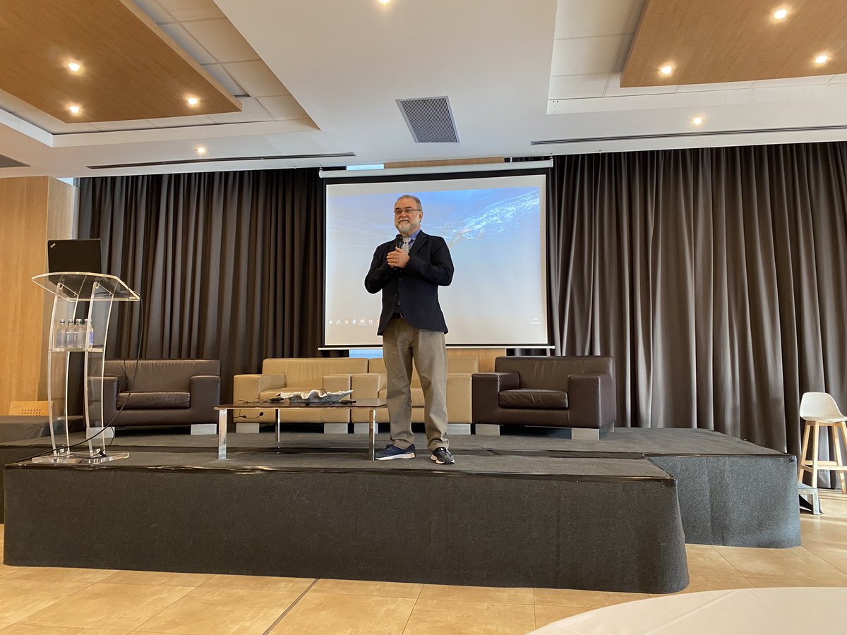 noraysoftware's tweet photo. Nos da la bienvenida e inaugura el Workshop Multitech @fgallardo, Secretario del Consejo de Administración de la @HoteleraAlianza:
“No basta con llegar a acuerdos, tenemos que generar sinergias y esto significa crear cosas nuevas y a mayor escala”.
#Noray #AlianzaHotelera https://t.co/FiAMx9ynZY