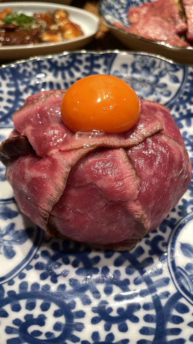 uryo1112's tweet photo. 上野の超人気店、食べログ3.5以上の焼肉ごぉとのタイアップ！
大人気キャンペーンが復活で
爆裂肉爆弾コース通常8000円コースがなんと3980円！！！
期間は2/15(木)〜3/17(日)まで！
まじでレッドクリフが美味しすぎるから絶対行って。 https://t.co/dtartK4I9J
