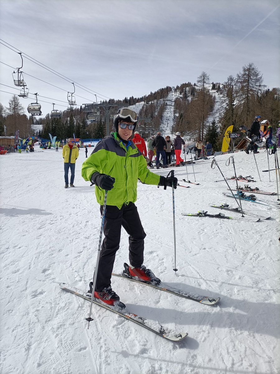 StMarysMenston's tweet photo. Some skiing action live from the slopes! ⛷️❄️☀️😀 #SMMSki #Folgarida #MaxSki https://t.co/Z3ejQ6zUcF