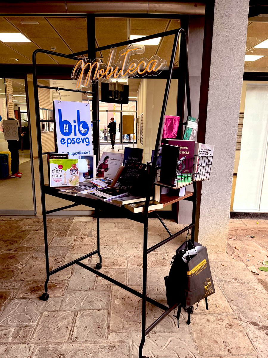 BibUPCVILANOVA's tweet photo. La @BibUPCVILANOVA hi som presents amb la nostra #mobiteca carregada de llibres sobre dones científiques!

Acosta-t’hi!

#bibliotequesupc https://t.co/NxjOvLsCbx