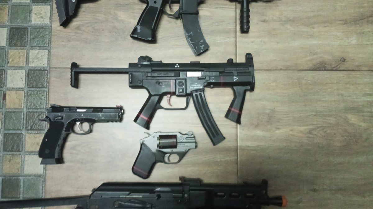 oidnasko_1's tweet photo. Type 84 Drache SMG done.
also Type 84 (HK SMG II) size comparasion to Einhorn, Cz75, Cz skorpion evo 3, and pp19

another progress to signalis cosplay 
#signalis https://t.co/A2FVEZxSFj