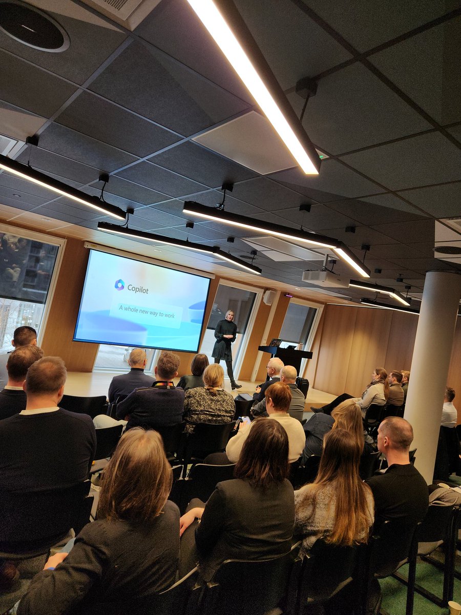 StaleHansen's tweet photo. Adoption and #ADKAR presented by @kettukari in the context of succeeding with #Copilot in #Microsoft365 at #M365Revival in Oslo today 👍 https://t.co/VCamYYiA5D