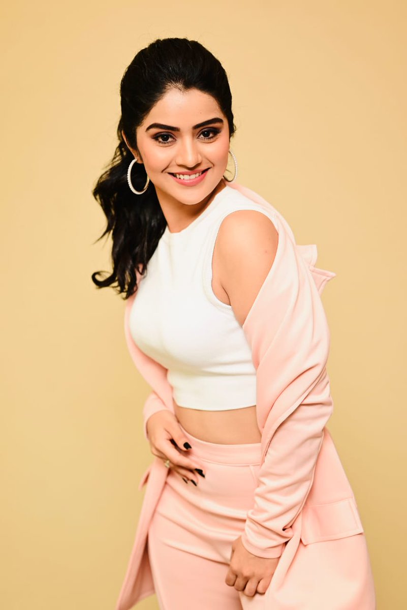 The emergence of a 'Star' Actress in K-town @Nimmamegha

@Donechannel1
#scouttalent #meghashetty #kollywood #jothejotheyali #tripleriding #dilpasand #kaiva #skillmanagement #assuredfuture  #bigscreenexposure #acrosstheborder #socialmediahype