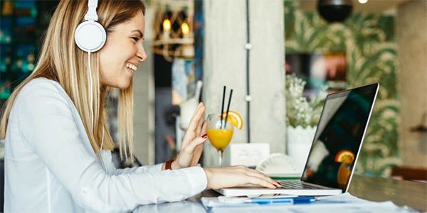 Wil je snel en makkelijk iets bijleren rond werk?
Bekijk dan deze gratis trainingen van Skillstown. Ontdek wat voor werk bij jou past, hoe je gezond en effectief thuiswerkt, zorgt voor beweging en ontspanning én hoe je omgaat met problemen en stress.

bibliotheekalmelo.nl/leren/oefenen-…