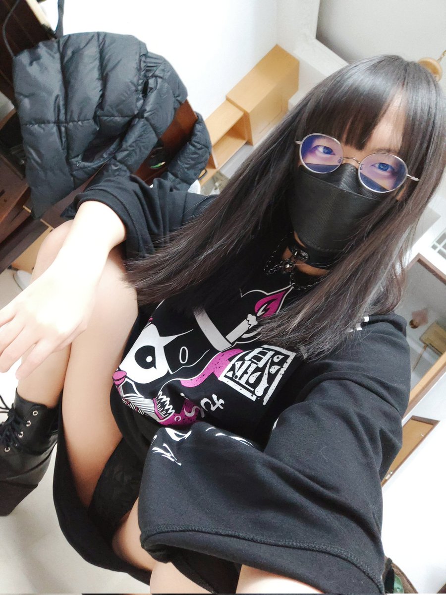 Cummin_Baby's tweet photo. 又想開始養魚了
有小可愛想進我的魚池的嗎(๑¯ω¯๑)？
臣服在我的石榴裙下 https://t.co/Mb2AVzjVu3