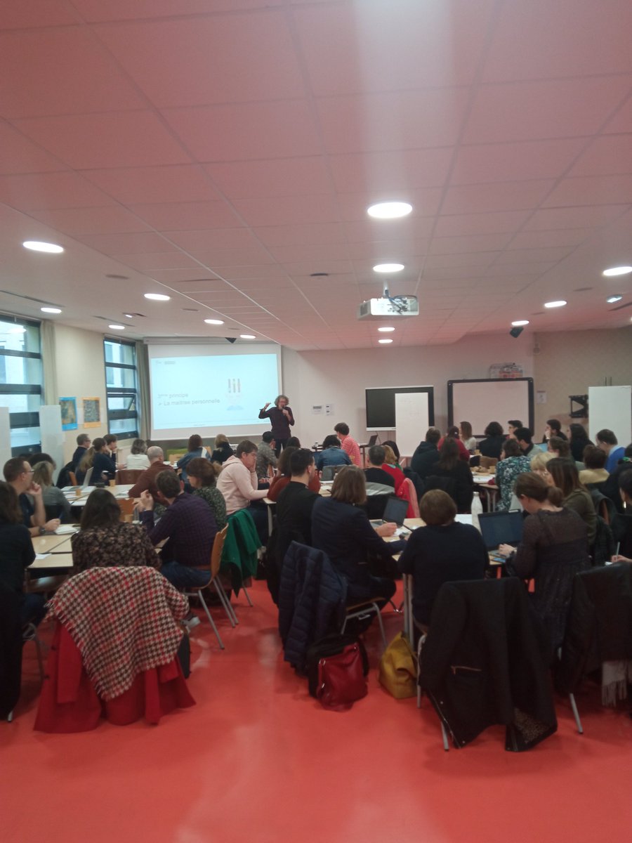 JClaudeMIDY's tweet photo. Journée de travail éducation prioritaire @AcReims " faire réseau" animée par @benovigo 👍🏼 https://t.co/SEyletBkk6