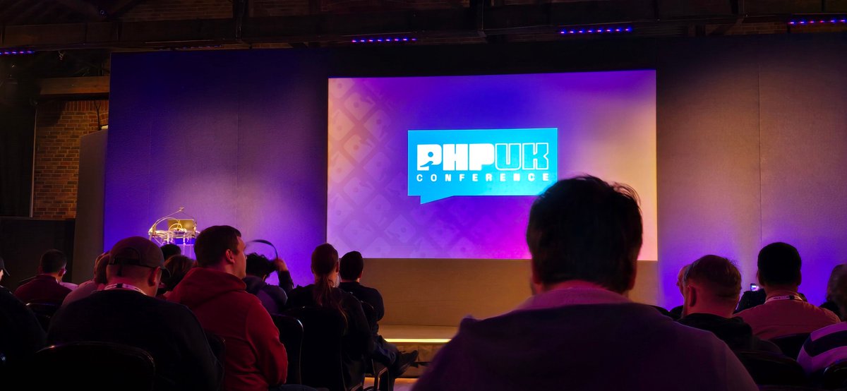 michabbb's tweet image. The stage is ready 🎦 🎤

#phpuk24 #php