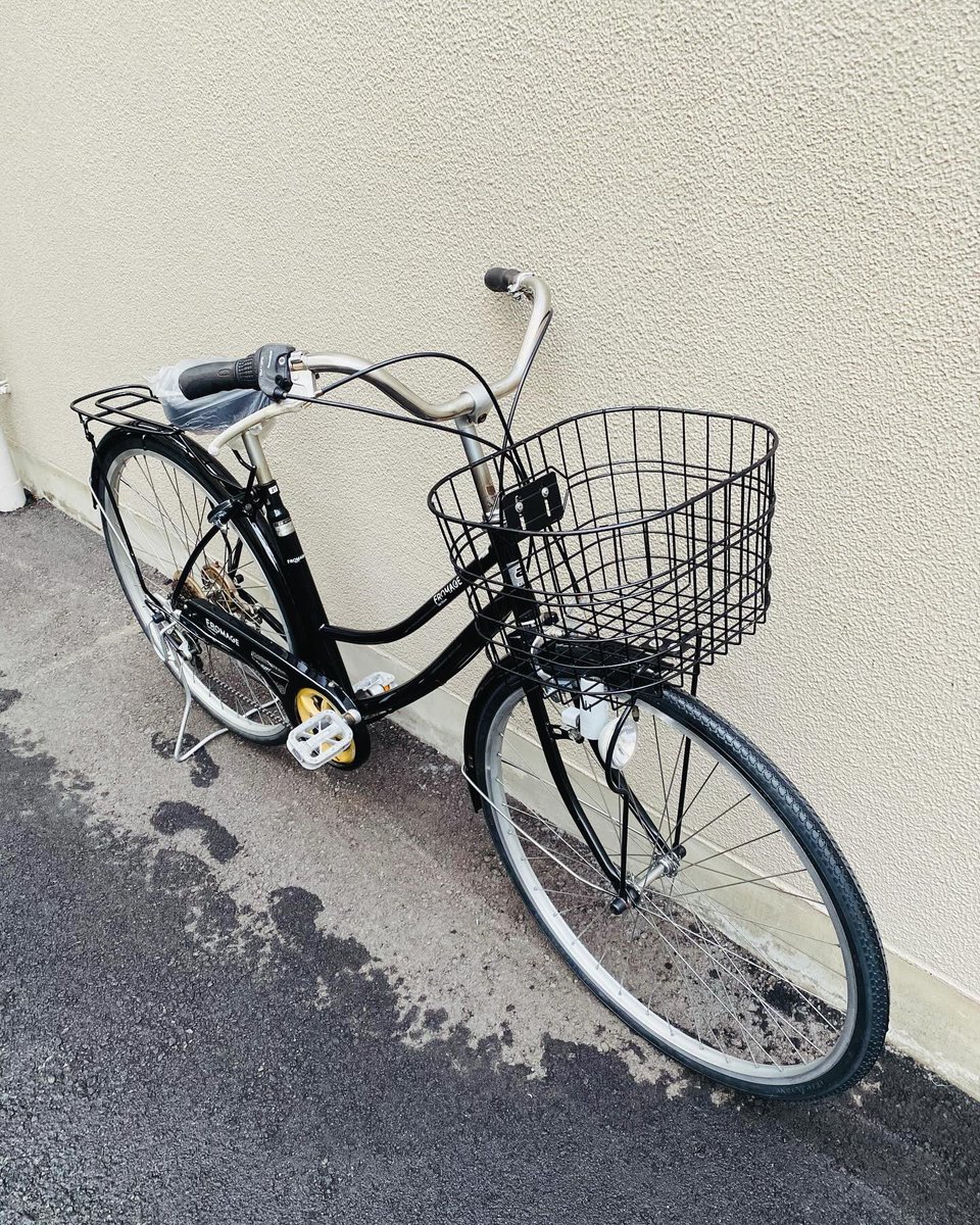 amigosbikes's tweet photo. 中古自転車完成！
27インチ、6段変速付きのママチャリ

前ろタイヤ
グリップ
前後ブレーキワイヤー
前ブレーキゴム
前後の泥よけ
変速ワイヤー
以上、新品に交換
後ろタイヤは、中古ですが、8部山のブリジストンのタフロードがついてるので完璧

12500円＋消費税5%(現金払い)
PAY PAY、クレジット10% https://t.co/x7fhZusxyn