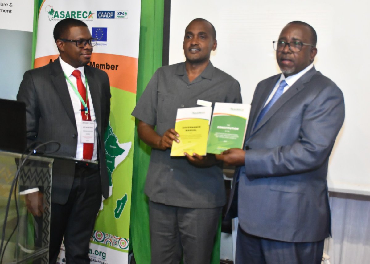 FrankTumwebazek's tweet photo. Happy to attend the 3rd @ASARECA Council of Patron Ministers in Nairobi today and also handover Chairmanship of the council, which i have had for the last 2 years to my counterpart, the minister of Agriculture & livestock development of Kenya Hon @mithika_Linturi .

We are discussing strategies of joint collaboration in Research for agriculture development & emphasizing the importance of causing our governments to prioritize agriculture research funding . When research is domestically funded, the correct  agenda that is  relevant to problems of our communities will  be  set .

@ASARECA brings together our African agriculture research bodies for research collaboration & peer learning.