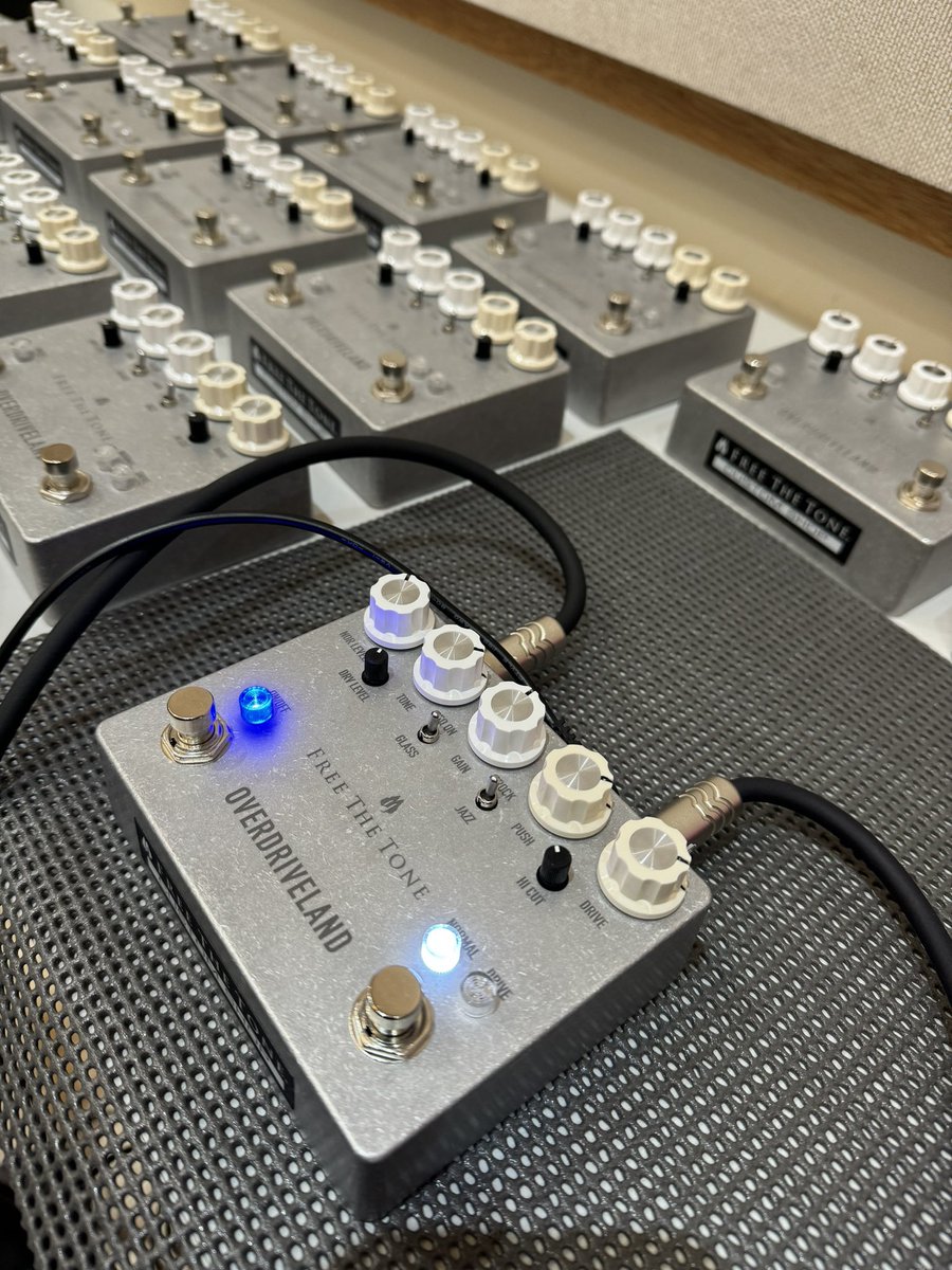 yhayashifrtt's tweet photo. OVERDRIVELANDのサウンドチェック中。少しづつですが、製作しております。
お待たせしている方には申し訳ありませんが、お待ちくださいますようお願い致します。
#freethetone
#フリーザトーン
#ODL1
#ODL1CS
#OVERDRIVELAND
#オーバードライブランド https://t.co/zrI5LzItO5