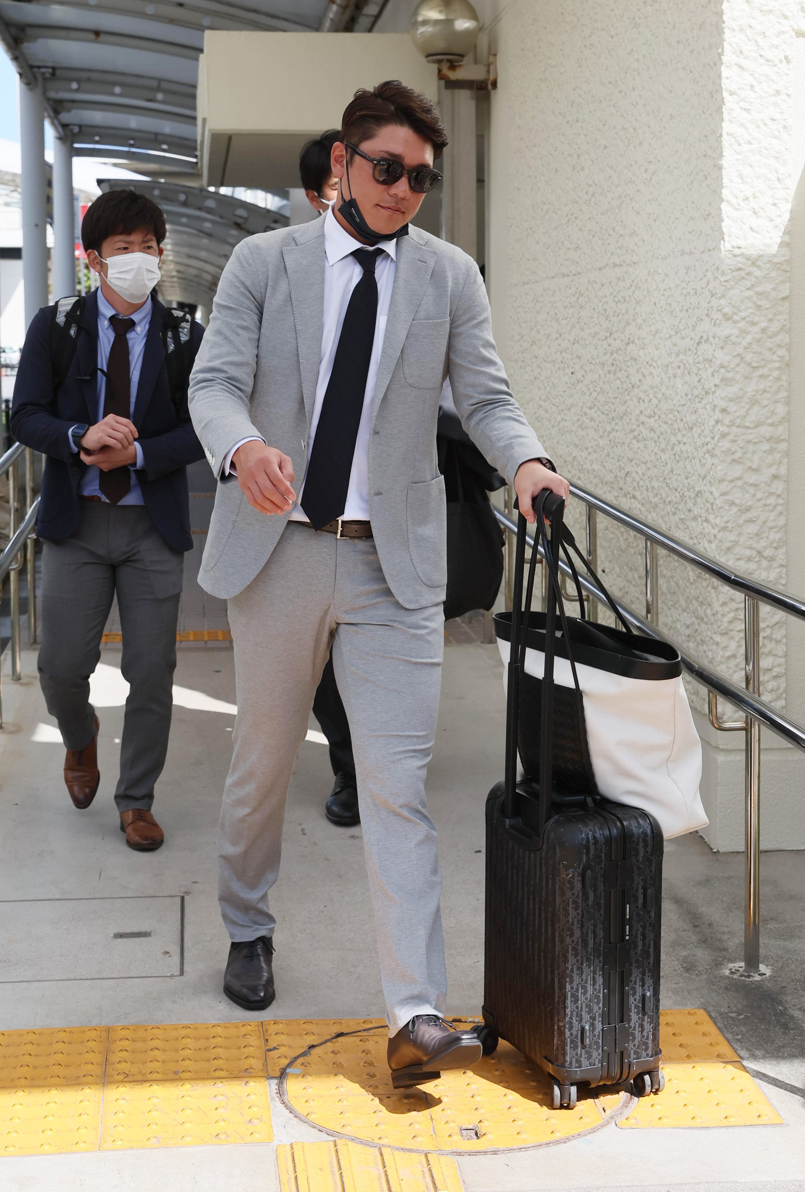 最大30%割】アディダス サングラス 読売ジャイアンツコラボ