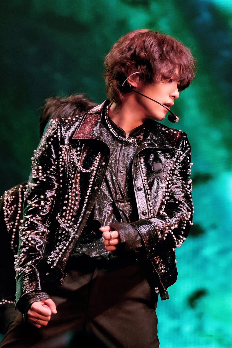 💣💣 #해찬 #HAECHAN 

해찬이 턱 선에 베일 것 같..