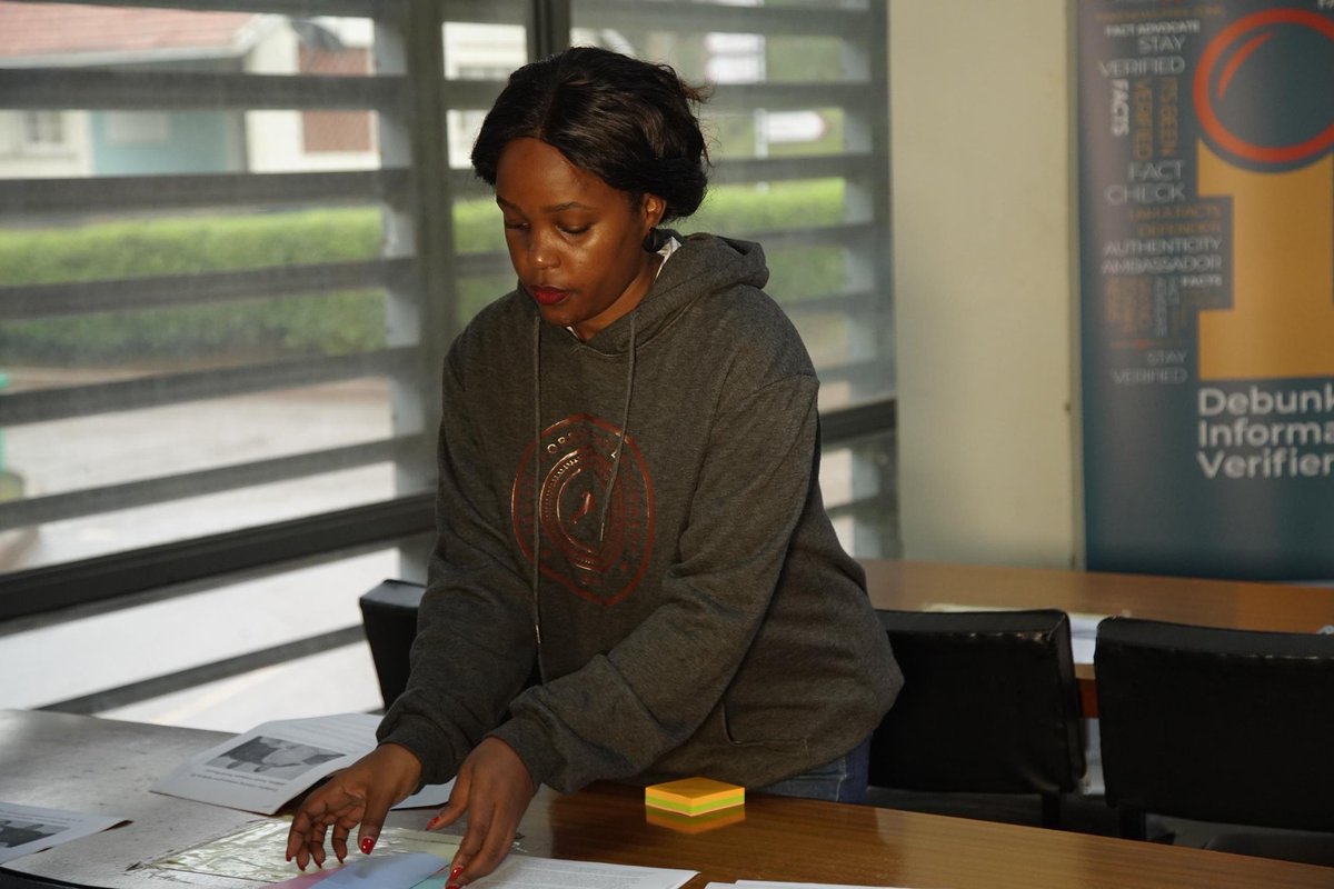 IMChallengeug's tweet photo. Happening now at @UCUniversity :

Fact checkers from  @TheDebunkShow are taking students through a fact checking training.

In a world stacked with falsehood it's important to master the art of info verification.
#StudentFactCheckers 
#StayVerified https://t.co/rEuXTGeSyQ