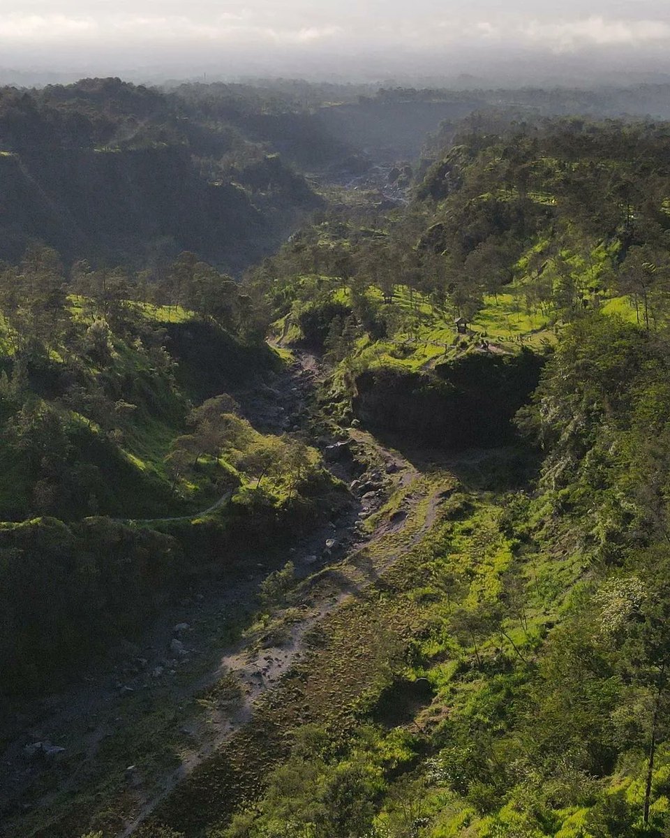 merapi_uncover's tweet image. zona bahaya erupsi merapi 🌋

(potretdariatas )