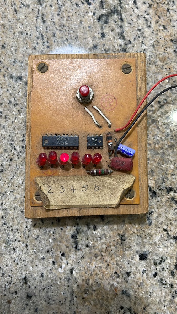 cabletie's tweet photo. @schoenfeld_jens @matthewvenn My very first PCB electronics project in circa 1978 was a 555 based die but my true love was the 6502 😀 https://t.co/Tu730npPF5
