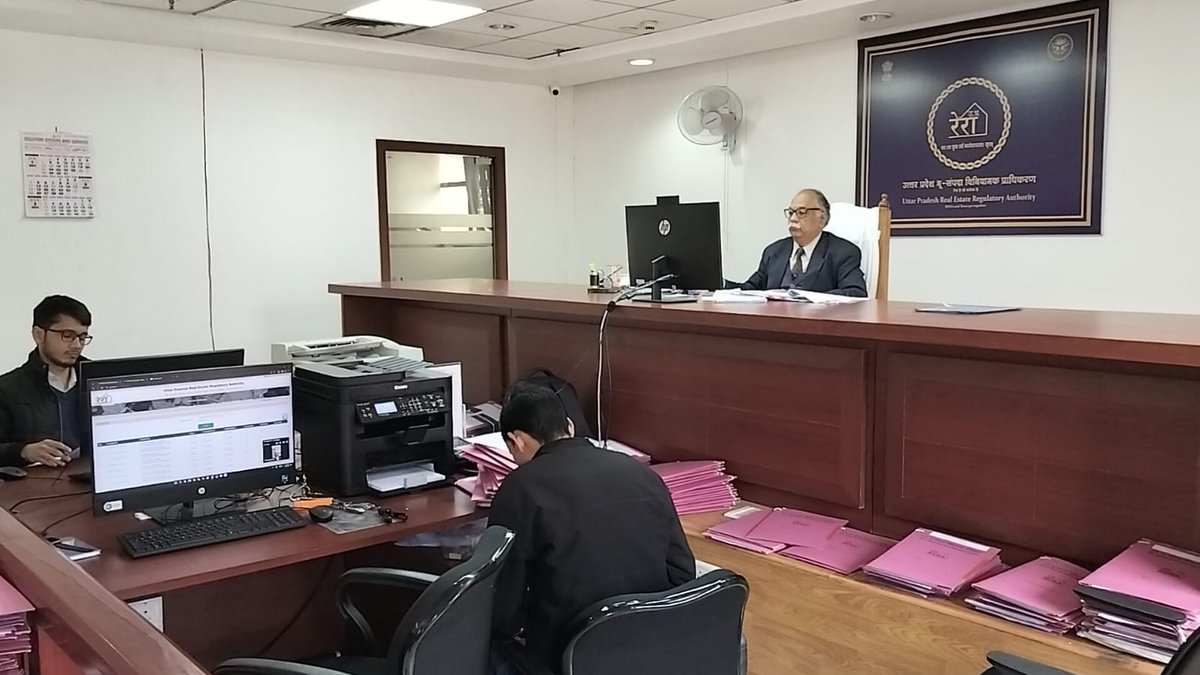 UPRERAofficial's tweet image. उ.प्र. रेरा अध्यक्ष श्री संजय भूसरेड्डी की पीठ में आवंटियों व प्रोमोटर के मध्य &apos;यूनिट का कब्जा&apos;, &apos;रिफंड&apos;, &apos;डिले अवधि के ब्याज सहित कब्ज़ा&apos; तथा अन्य प्रकार की शिकायतों का समाधान सुनिश्चित करवाया गया।
#UPRERA #possession #orderexecution #settlement #refund #delayinterest