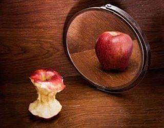 farha___hoon's tweet photo. Some people just see themselves perfect https://t.co/xbQPry1Gii