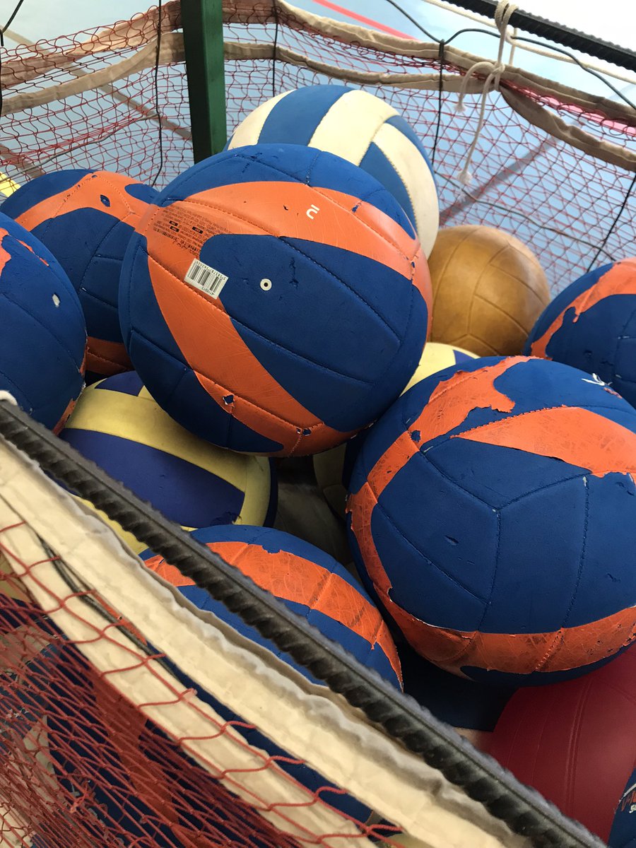 CpeKaren's tweet photo. Journée CESCE pour tous les 5èmes au collège Camille Guerin 
Atelier 1 , découverte du volley assis 
@acpoitiers https://t.co/0f4IVRrztA