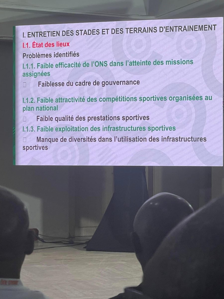 FernandDdeh's tweet photo. À Barthelemy Zouzoua Inabo: Une question à la FIF : comment capitaliser l’engouement populaire créé par la coupe d’Afrique des nations pour la relance du football en Côte d’Ivoire ? Une question au gouvernement et au ministère des Sports, quel modèle de gestion des infrastructures sportives héritées de la CAN ? Ton Camarade a donné des instructions fermes et encouragé la réflexion pour relever le défi du futur. 

« Dans le but de consolider les acquis de cette CAN, je demande à Monsieur le Premier Ministre de faire en sorte que l’entretien, la maintenance et l’exploitation optimale des infrastructures de grande qualité dont nous disposons désormais soient une priorité immédiate ».   Ton Camarade ne pouvait pas dire moins. La Côte d’Ivoire doit tirer les leçons des expériences des autres pays africains pour la gestion, l’utilisation et l’entretien des six stades de compétitions et des vingt-quatre stades d’entrainement construits et/ou réhabilités à l’occasion de la CAN2023. Pareil pour les cités-CAN, dans les villes de Bouaké, Korhogo et San-Pedro. 
Le COCAN,  six mois avant l’ouverture de la CAN2023, avait initié une rencontre d’échanges avec les acteurs du sport en Côte d'Ivoire et les experts français, marocains et camerounais sur l’héritage de la CAN. Des résolutions fortes avaient été arrêtées à l’occasion. Malheureusement, dans le champ des querelles ivoiro-ivoiriennes, le ministère des Sports, à l’époque, avait boudé cette rencontre de haut niveau. 

Sincèrement, ton Camarade  et le gouvernement ont fait sa part. Depuis 1960, la Côte d’Ivoire comptait dix-neuf stades de compétition. Tous construits sous le règne du Père fondateur. Toutes ces infrastructures étaient mal entretenues et/ou abandonnées. L’Office national des sports a fait la preuve de son incapacité à tenir le pari. Faute de moyens suffisants et de ressources humaines qualifiées. 
En 2007, la fédération ivoirienne de football a pris ses responsabilités pour réhabiliter les pelouses des stades Robert Champroux de Marcory et du Parc des Sports de Treichville, avec les fonds engrangés après la coupe du monde 2006. 
En 2015, c’est encore la Fédération ivoirienne de football qui a financé l’éclairage des deux stades suscités pour permettre la pratique du jeu la nuit. La FIF, grâce à deux projets FIFA, a construit les stades synthétiques de Yopougon et d’Abobo. La faillite du ministère des Sports dans la dynamique de la construction, la réhabilitation et l’entretien des stades est évidente. 

Le monde entier salue la qualité des infrastructures acquises pour la CAN. Le monde entier observe la Côte d’Ivoire.  La réflexion a commencé avec le COCAN. Selon mes informations, le ministère des Sports mène des réflexions de son côté. Le président de la Fédération ivoirienne de football a mis le pied dans le plat. Il a fait trois propositions à haute voix : 
1 - La création d'une entité spécialisée pour l'entretien et l'exploitation des infrastructures 
2 - La transformation des Cités CAN en Pôle de Développement Sportif Régional.
3 - La mise en place d'un fonds spécial pour le développement du football pour les jeunes.

Il faut battre le fer pendant qu’il est chaud. Le ministère des Sports, la FIF et le COCAN doivent se retrouver rapidement pour adopter les principes et modalités de gestion de l’héritage de la CAN et les soumettre au gouvernement. Il faut en finir avec la gestion patrimoniale et les réactions d’orgueil sur ce chapitre. En finir aussi avec les polémiques qui ne servent pas le sport.