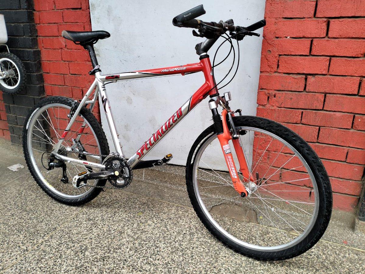 Specialized 26er Mountain Bike - Light aluminum Large Frame size - 24 speed Shimano Deore Drive Train - Quick release wheel setup - Front Suspension fork perfect bike for Urban Commuting/Mountain Biking ksh26,999/= Fully Serviced Bike and ready to ride 0746726202