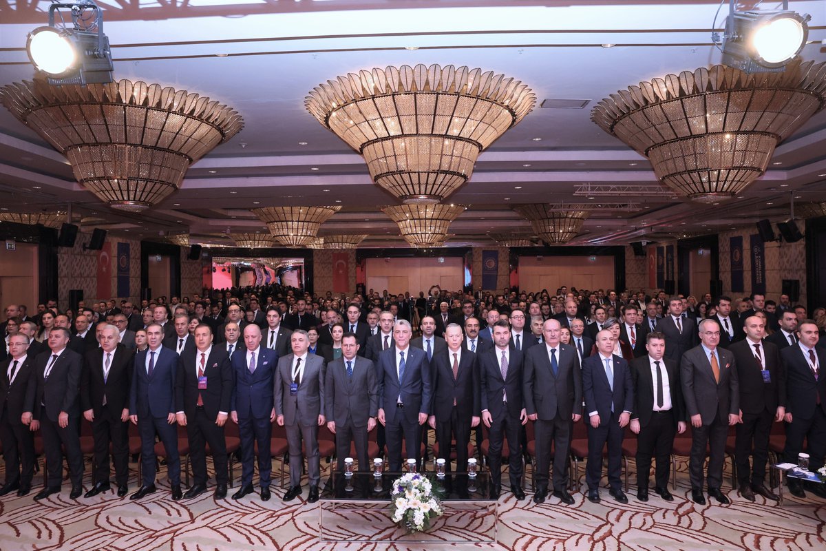 GurselBaran's tweet photo. Ticaret Bakanımız Sayın Prof. Dr. Sayın Ömer Bolat’ın, Ticaret Bakanlığımız tarafından düzenlenen, 6. Kümelenme Konferansı ve Çalıştayı'nda gerçekleştirdikleri konuşmalarını, Ticaret Bakan Yardımcımız Sayın Özgür Volkan Ağar ve Türk iş dünyasının temsilcileri ile birlikte dinledik. 

Ticaret Bakanlığımızın desteklediği URGE Projelerini yürüterek ihracatımızın artırılmasına katkı sağlayan kuruluşların çalışmaları hakkında bilgi edindik.

İyi uygulama örneği plaketi alarak, yeni başarı hikayelerine örnek olan kuruluşları gönülden kutluyorum.

@ticaret 
@omerbolatTR