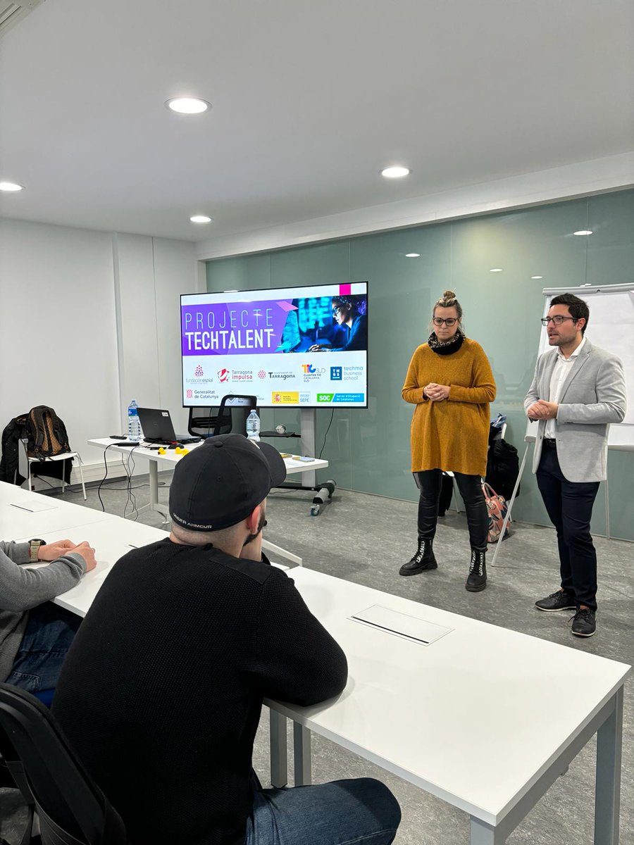 sergi_novo's tweet photo. #Talent is coming!🚀 Inaugurem el bootcamp #TechTalent a #Reus💎 Desitgem el millor al grup de cracks que inicien sis mesos de formació intensiva en #programació i #softskils per amb sort acabar incorporant-se a les empreses del Clúster @TICSud📈 https://t.co/ppxcKRzgz9
