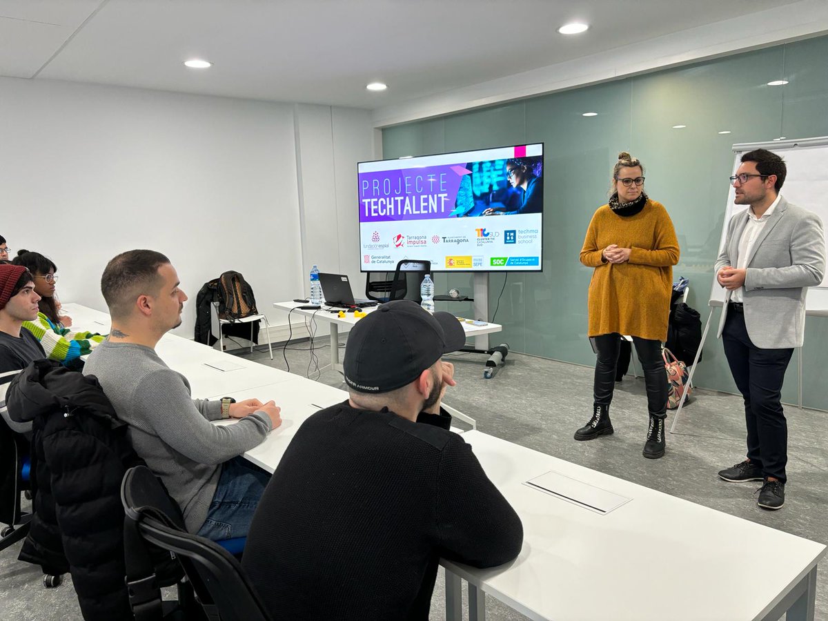 sergi_novo's tweet photo. #Talent is coming!🚀 Inaugurem el bootcamp #TechTalent a #Reus💎 Desitgem el millor al grup de cracks que inicien sis mesos de formació intensiva en #programació i #softskils per amb sort acabar incorporant-se a les empreses del Clúster @TICSud📈 https://t.co/ppxcKRzgz9