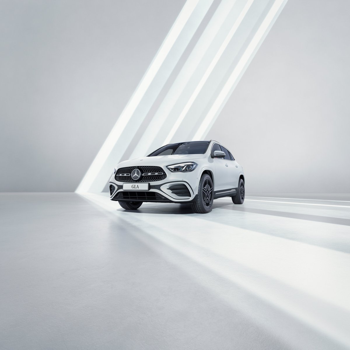 MercedesBenzInd's tweet photo. Comfort finds new meaning in the embrace of peak performance, and sporty elegance. The new GLA.
#TheNewGLA #DynamicAllTheWay #AllKindsOfStrength #MercedesBenzIndia https://t.co/iOtjgGtuGu
