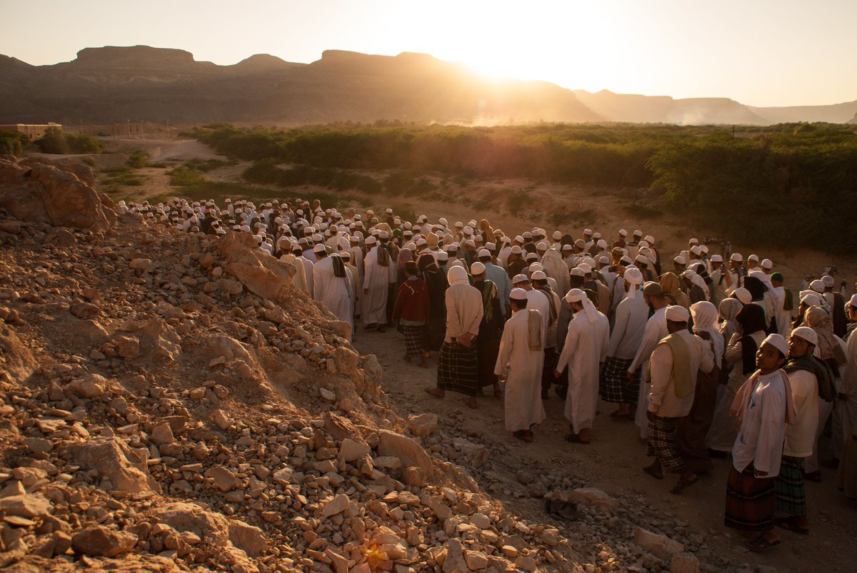 muwasala's tweet photo. Visiting Prophet Hud

Today Ḥabīb Umar bin Ḥafīẓ sets out to attend the annual visit of the Prophet Hud (peace be upon him). Thousands gather from around Hadramawt and beyond. He will be visiting on behalf of every member of the Ummah and asking Allah to remove all suffering. https://t.co/eZZoSlR56l