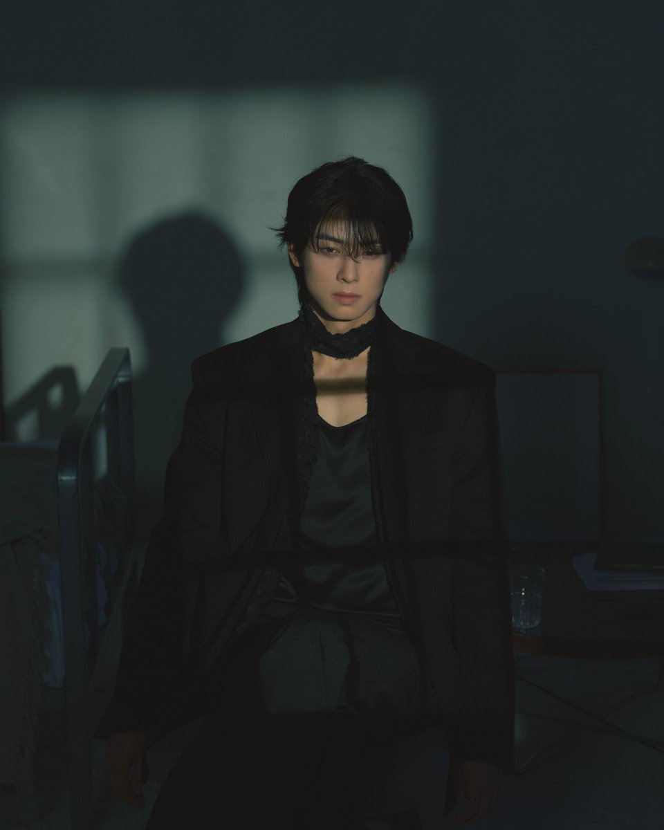 kchartsmaster's tweet image. Cha Eunwoo has officially debuted as a soloist.