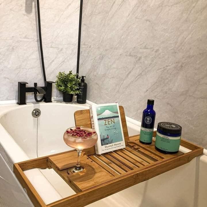 Neals_Yard_OX10's tweet photo. What does your Sunday look like?
https://t.co/OMGJ92du2y 

#sundaysoak #winterwalk  #warming #relaxing #bathtime #januaryblues #valentines #selfcare https://t.co/fopdGmFJeg
