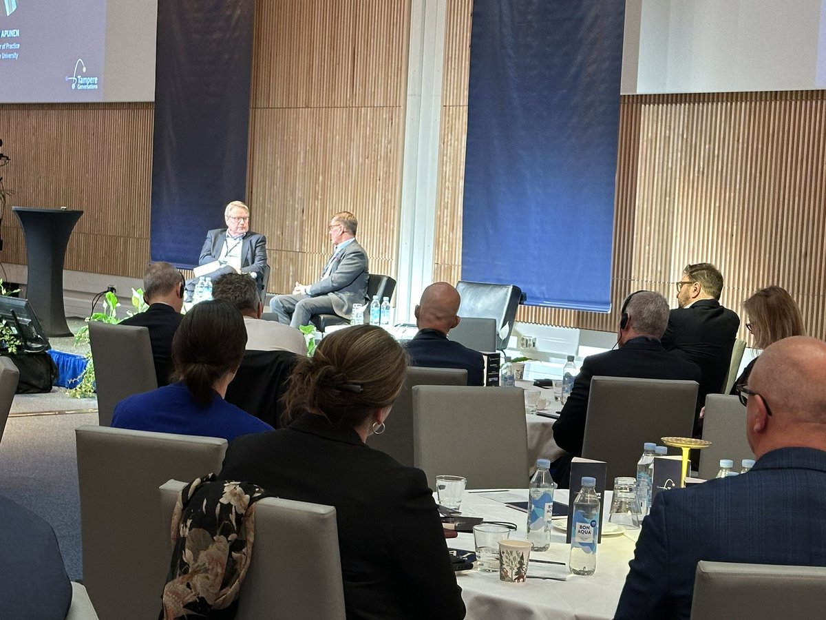 Kuinka suureen kriisiin pitää ajautua julkisella sektorilla ennen kuin muuttumisen pakko ymmärretään, kysyy <a href="/attesakari/">attesakari</a> Erinomainen kysymys! Julkisen sektorin tuottavuutta parannettava esim. tekoälyn avulla. Tarvitaan radikaaleja innovaatioita. #tampereconversations