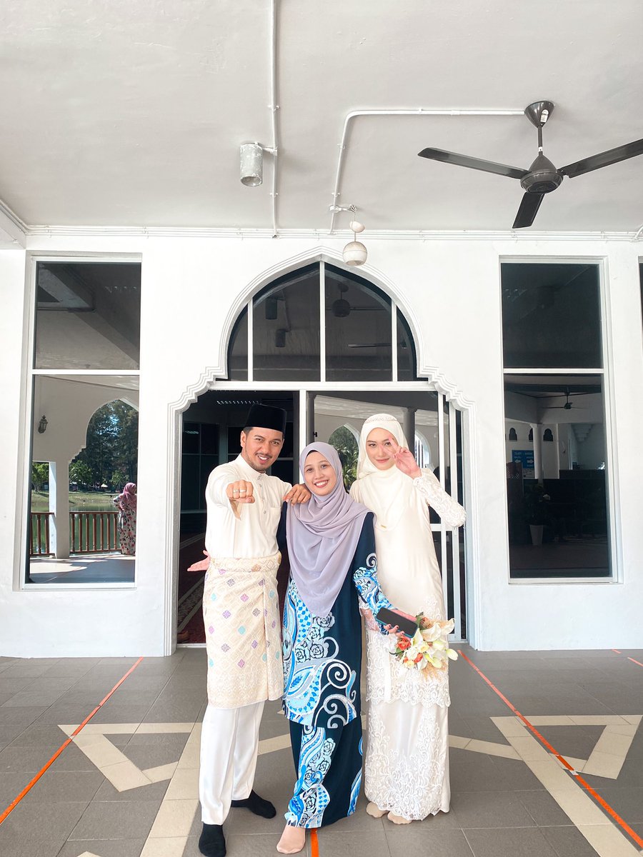 eifahaifa's tweet photo. Hi @TwtJodohMY, helping out my sister yang sopan santun plus pemalu gila gila to find her soulmate. Btw, she didn’t have X app, so just dm me if u berkenan. Setelah dipaksa ya, baru diapproved untuk post🤣 https://t.co/6MZKnhyYPO