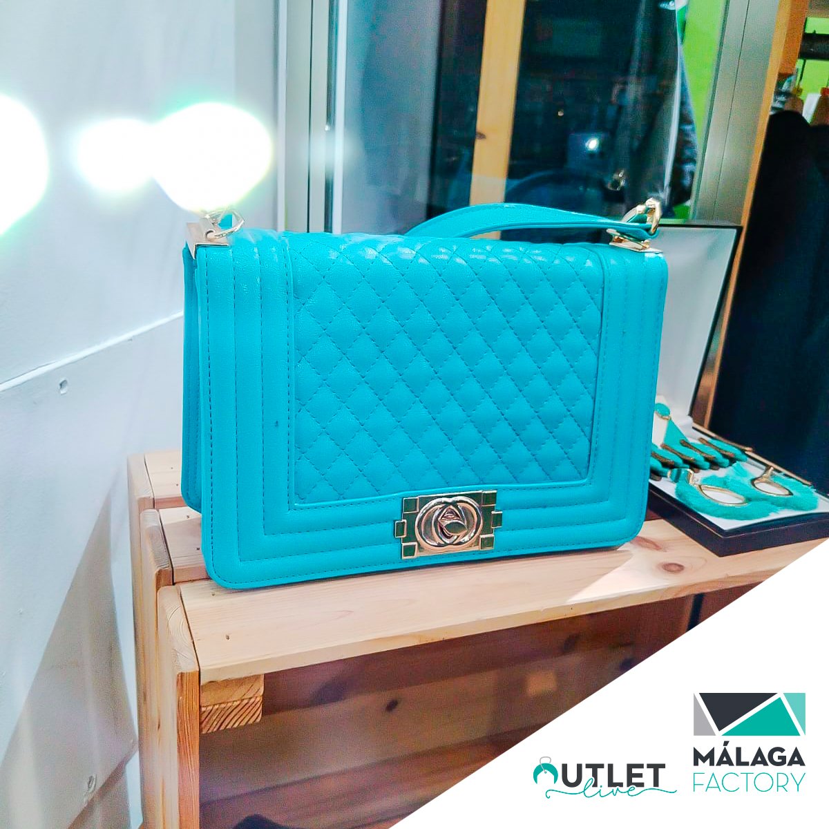 MalagaFactory's tweet photo. Prepárate para la 𝗻𝘂𝗲𝘃𝗮 𝘁𝗲𝗺𝗽𝗼𝗿𝗮𝗱𝗮 🌼
En #FundacionCudeca tienen outfits 👗 fantásticos para estrenar, por muy poco 🏷️
Además estarás colaborando con una buena causa 💝
Solo en @MalagaFactory
#MalagaFactory #Cudeca #solidaridad https://t.co/JwGU3eHm63
