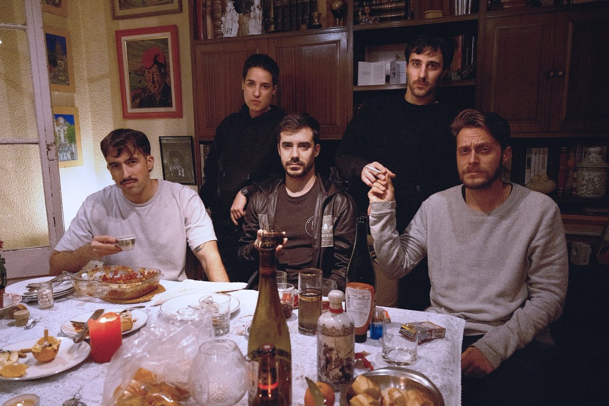 ¡Nuevo single de Gyoza, «Opacitas Vinum«! Este trepidante quinteto barcelonés nos presenta el segundo adelanto de su próximo disco, y no decepciona en lo absoluto. 

elmundodetulsa.com/gyoza-opacitas…