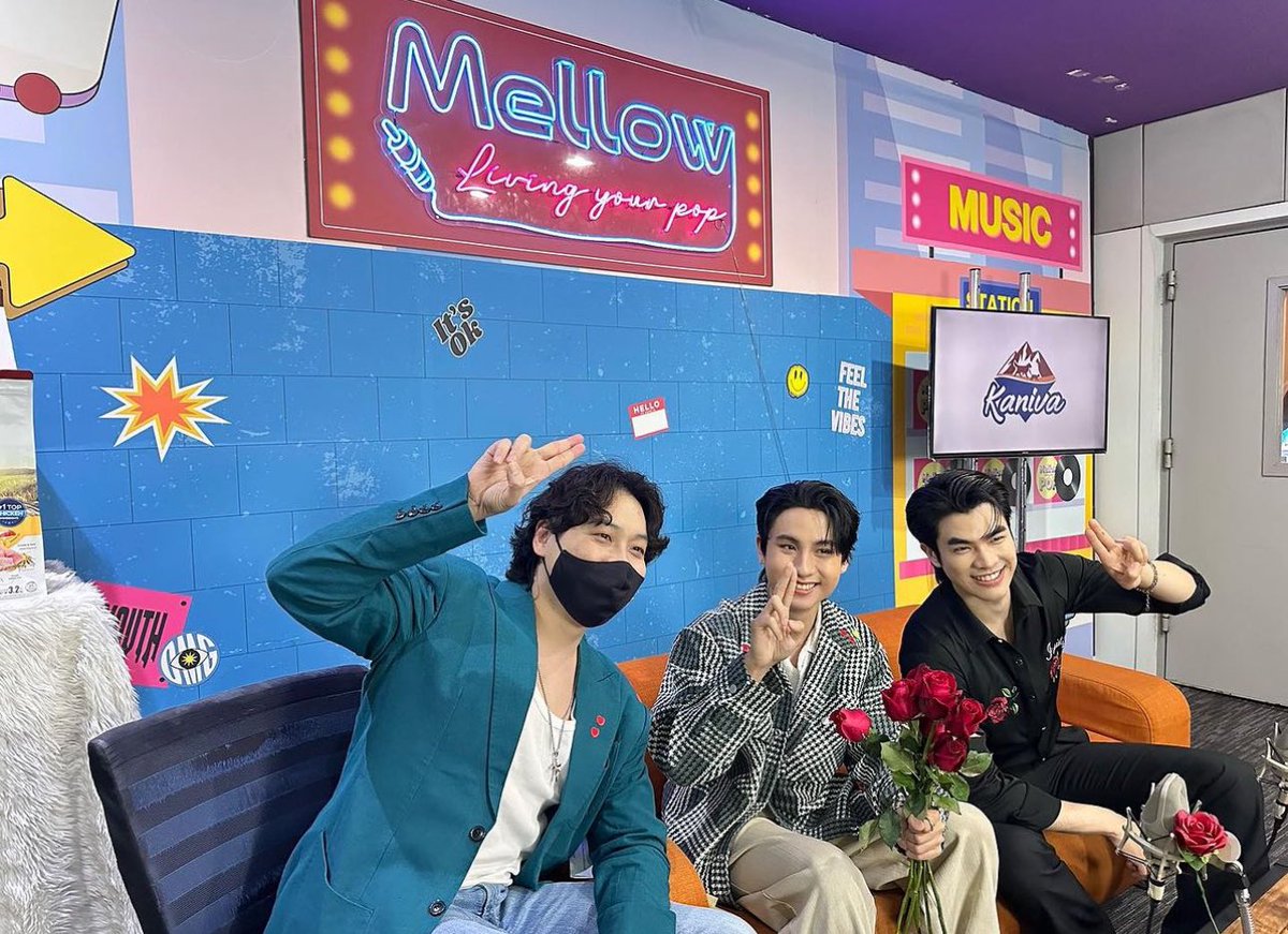 freakinglovit's tweet photo. 150224 | Mile Phakphum ✨✨💚🎸
——Be On Cloud Music Press Visit
#BOCMUSICxMileBumpD2
MILEPHAKPHUM WITH MUSIC
📸|dongsira instagram post
Caption:
สัมภาษณ์พูดคุยกับท่านประธาน #beoncloudmusic @milephakphum ^^ และน้องบั้ม กับเพลง ขาด ประกอบซีรีย์ เพื่อนตาย DFF
#MCDong
#milephakphum
#เพื่อนตายdff
🔗link as per below
like , comment , save and share
—————
@milephakphum ㋛ x #MilePhakphum ツ
#GreenyRose ㋛