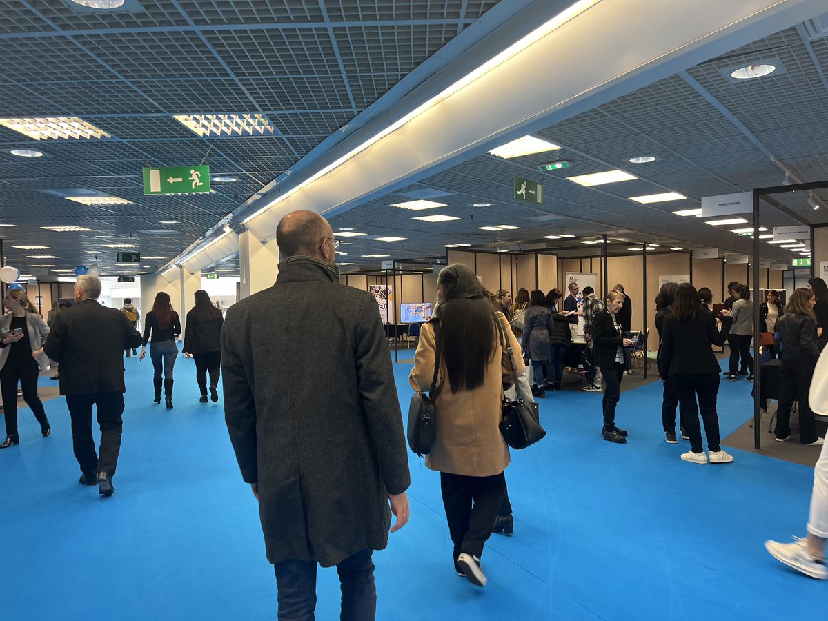 C'est parti ! ⚡️ 
Le Carrefour des métiers, dans le cadre de la Quinzaine de l'emploi, se tiendra jusqu'à 16h. Avec plus de 2000 offres disponibles, venez à la rencontre de plus de 150 entreprises.

<a href="/ghislaineellena/">Ellena</a> <a href="/heleneblanc06/">BLANC-LE BAYON Hélène</a>  @capemploi06 @MLcannes