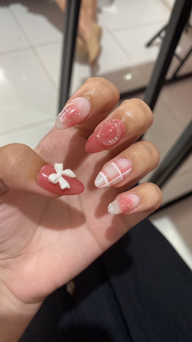 aku kangen sama kuku aku yg ok banget ini 😔😔😭😭😭 kapan ya libur sekolah