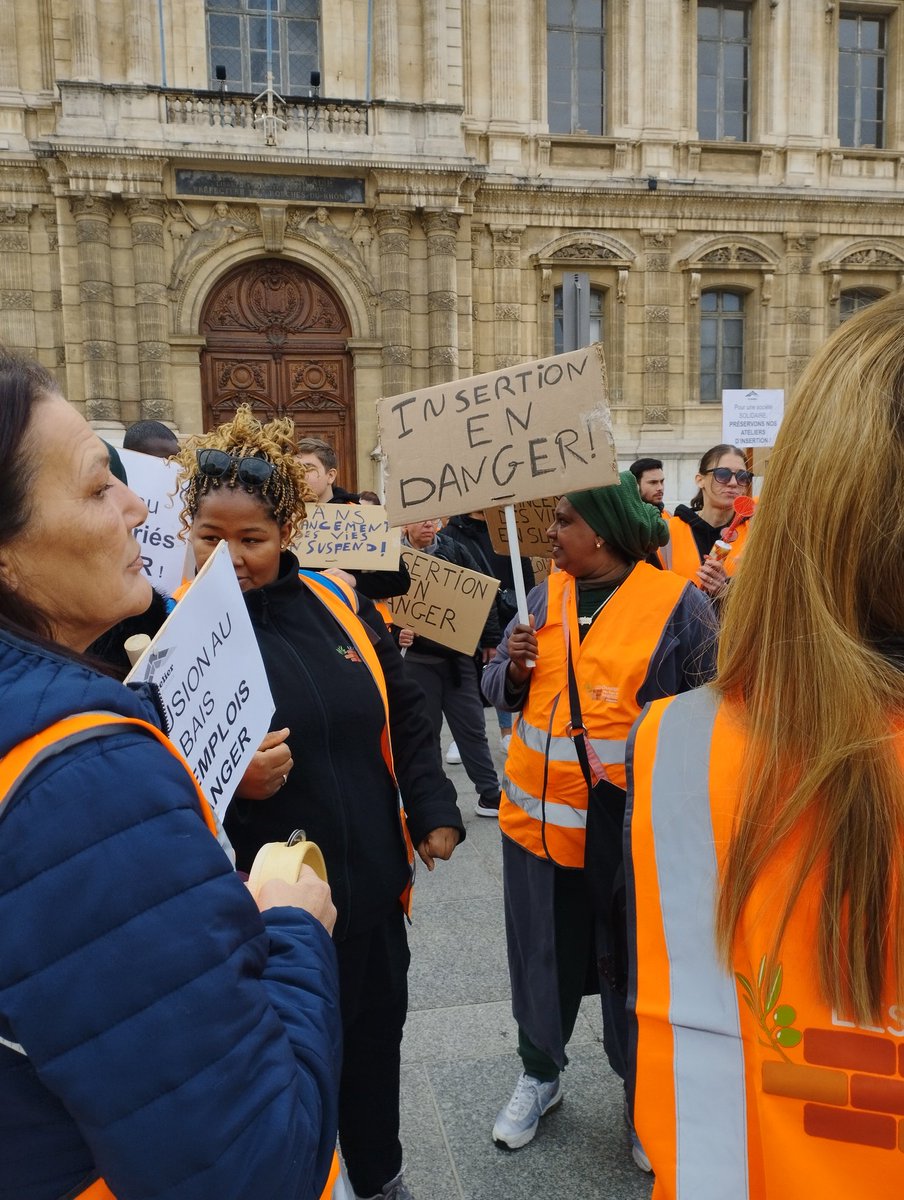 reseaucocagne's tweet photo. La manifestation des Ateliers chantiers d'#insertion se prépare à #Marseille 12000 emplois en jeu après la défection du conseil régional sur fond d'arrêt du développement par l'Etat @Prefet13 https://t.co/Xyw9gdnSaV