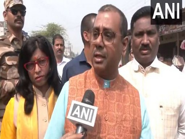 National Commission for Scheduled Castes visits violence-hit Sandeshkhali 

Read <a href="/ANI/">ANI</a> Story |  aninews.in/news/national/…
#Sandeshkhali #WestBengal #TMC