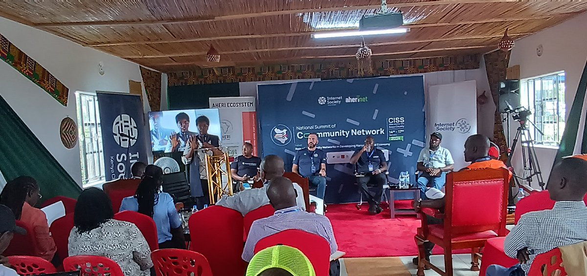 Empowering underserved communities through digital skills is key for transformation. Esther Kioni from @internetsociety. She shared that digital learning courses are vital for sustainability over 3,000 citizens and bridging digital divide @ISOC_Kenya #CommunityNetworks