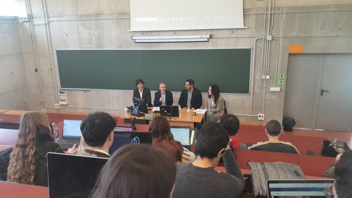 Comenzamos la presentación del Día de la Sociología 2024, cuya temática es "Deporte y Sociedad".

Un estupendo punto de encuentro para debatir sobre los fenómenos sociales.

(1/2)