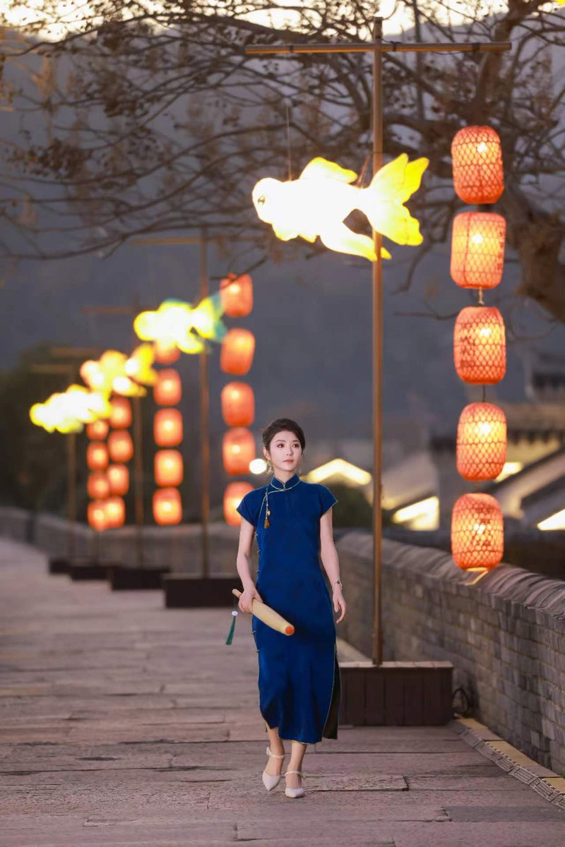 Good evening
晚上好呀，今天天气也比较热，在台州府城穿旗袍啦，还不错吗？ https://t.co/hEH3s6T5jL